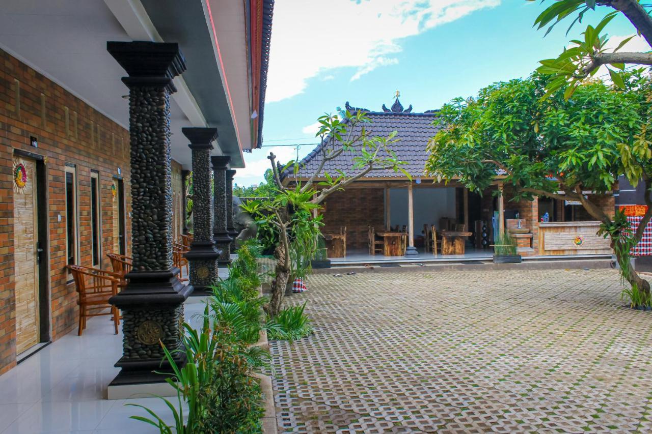 Hotel Niki Jembrana  Exterior photo