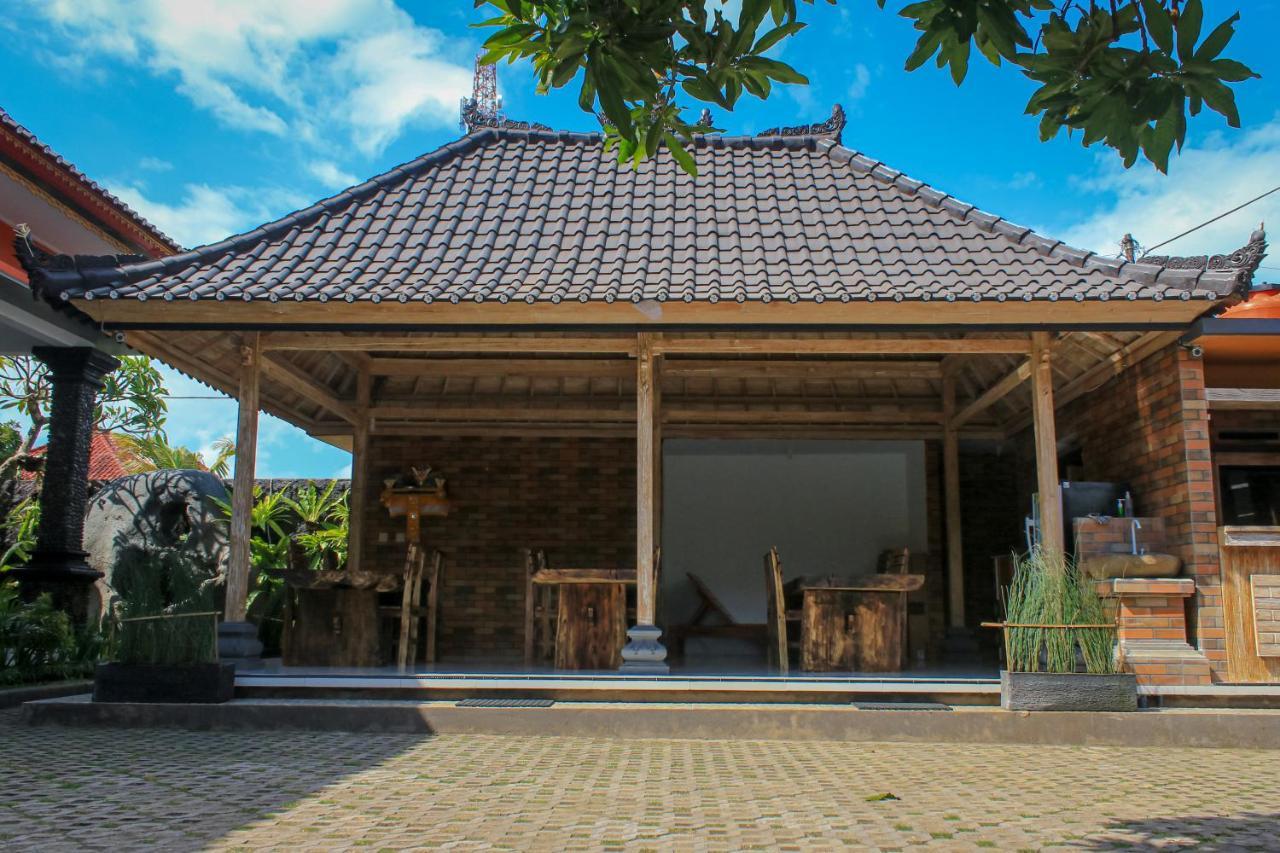 Hotel Niki Jembrana  Exterior photo