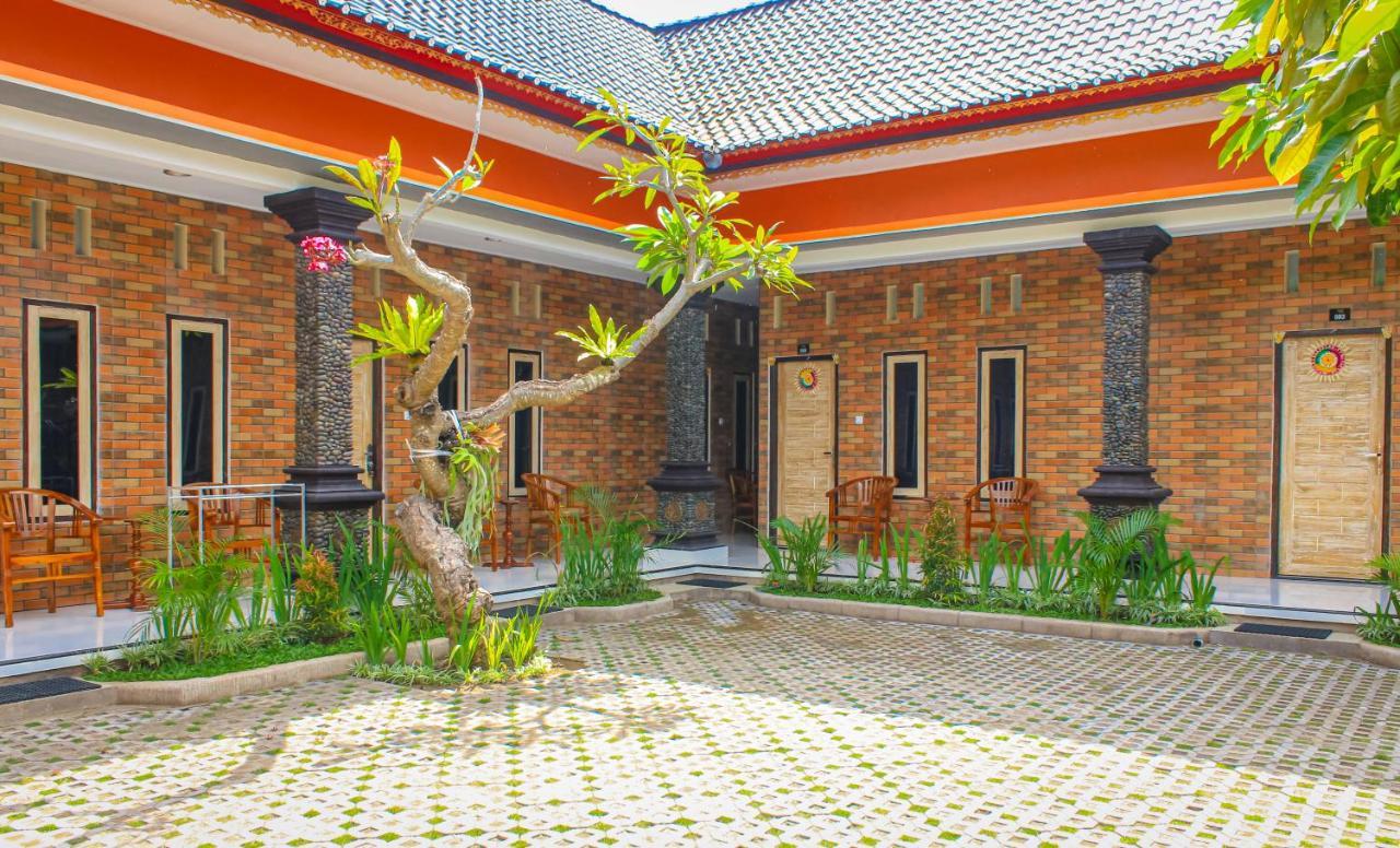 Hotel Niki Jembrana  Exterior photo