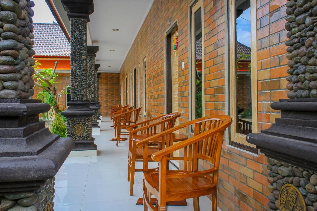Hotel Niki Jembrana  Exterior photo