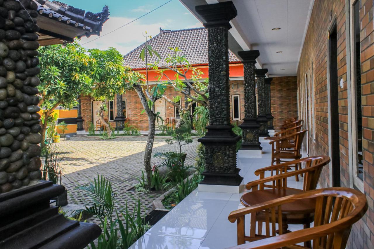 Hotel Niki Jembrana  Exterior photo